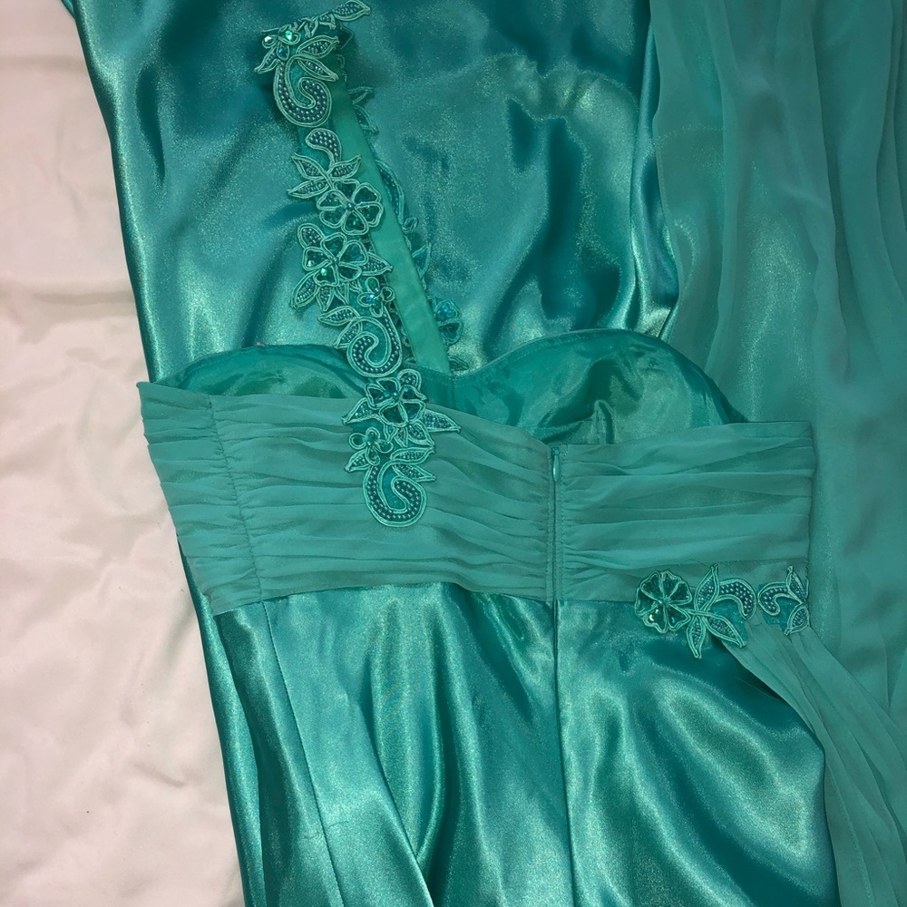 Prom/Formal Dress - Picture 4 of 8
